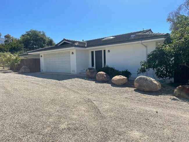 Building Photo - 3 Bedroom Home Country Living in Santa Barbara - Pets Considered - Available Now