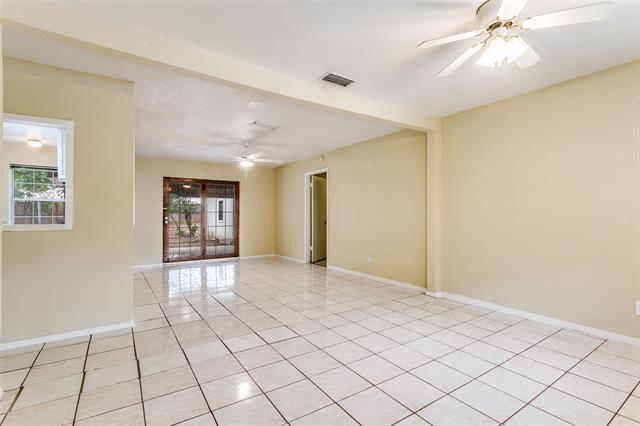 Photo - 408 Price Dr