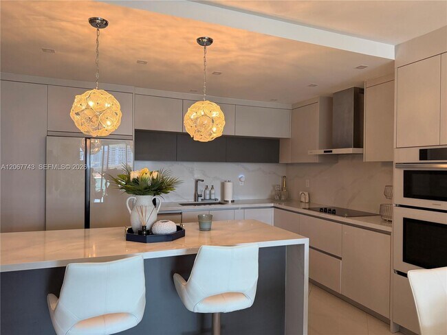 19390 Collins Ave Unit 509