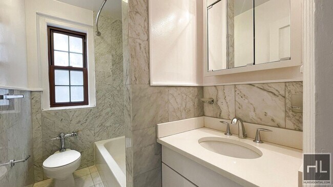 Photo - CRANBERRY STREET Unidad 9C