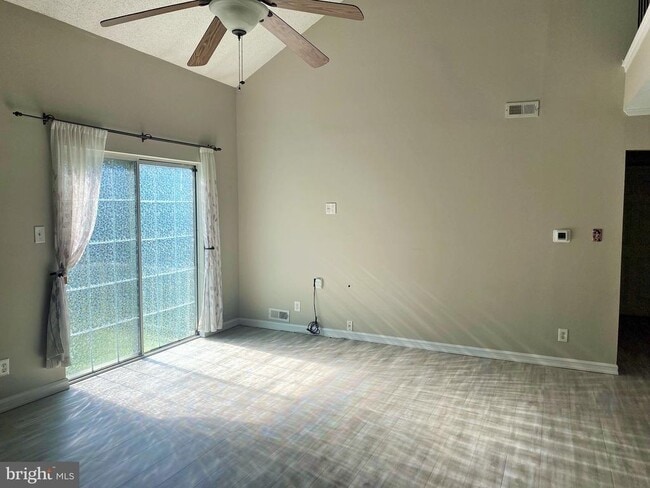 Photo - 1906B Sedgefield Dr Unit B