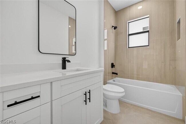 Photo - 208 Pembroke St