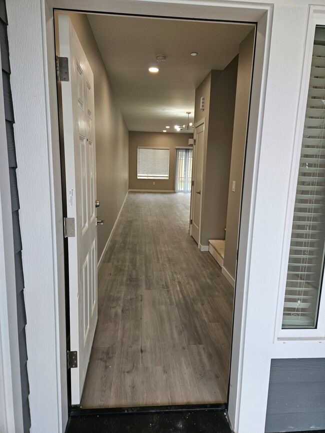 Photo - 11122 Vickery Ave E