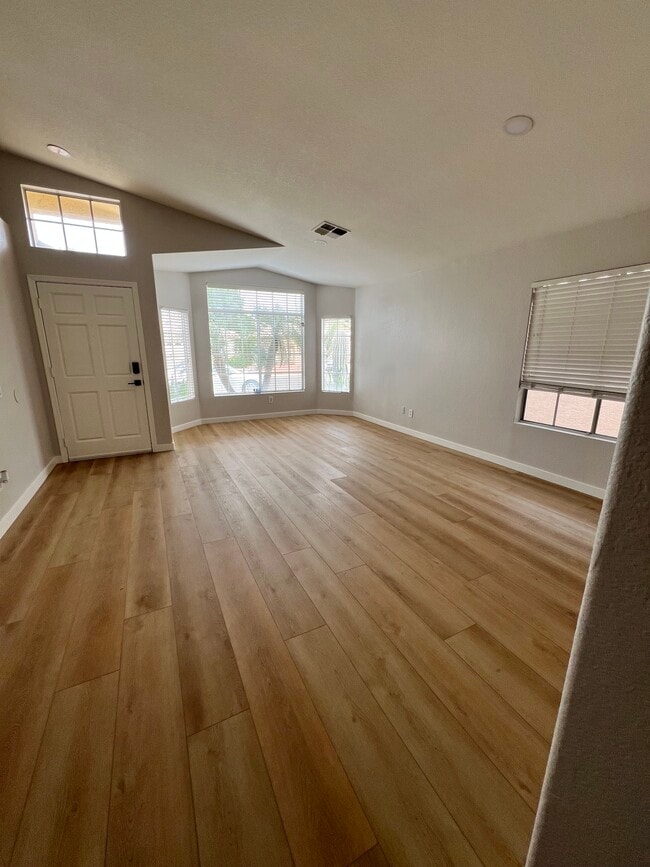Photo - 149 W Gary Way