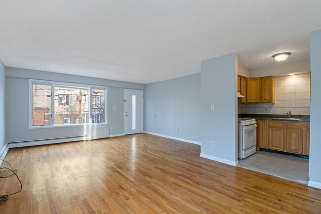 Building Photo - 431 7th St Unit #1