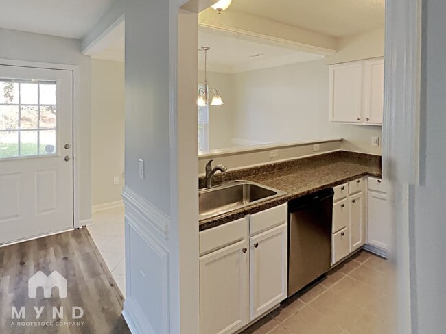 Photo - 6 Yorkfield Ct