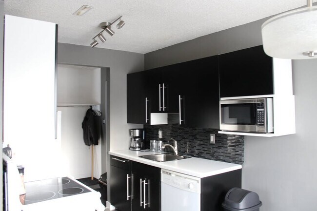 Photo - 710 Melrose Ave