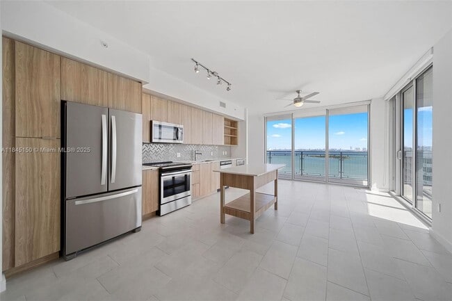 Building Photo - 2150 N Bayshore Dr Unit 1202 Rental