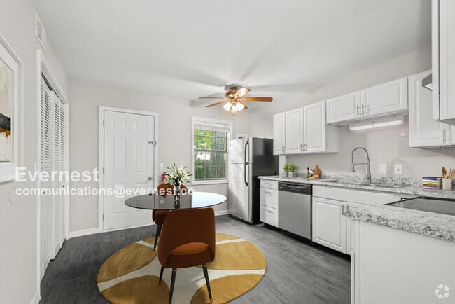 Building Photo - 324 Walton Ferry Rd Unit Apartment 4