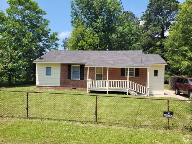 Building Photo - 2 bedroom 1 bathroom Rental