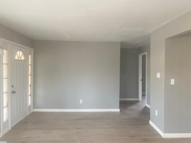 Building Photo - 2198 Utley Rd