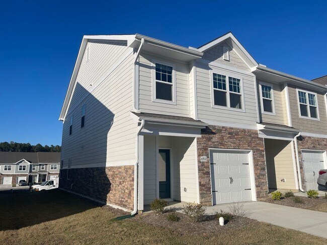 Photo - Amazing 3 Bedroom 1-Car Garage End Unit To...