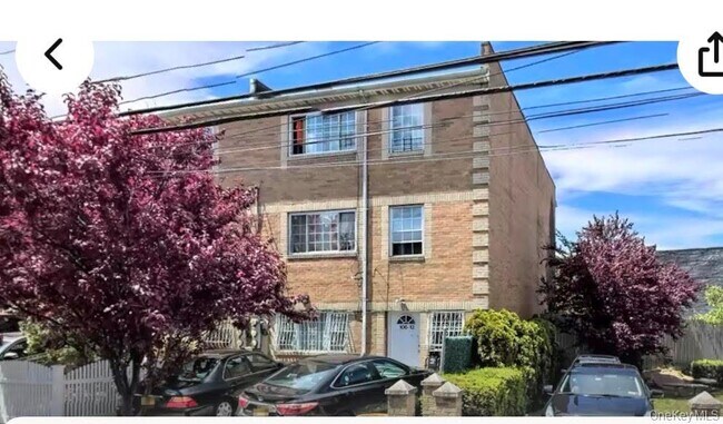 Building Photo - 106-12 156th St Unit 2nd Fl