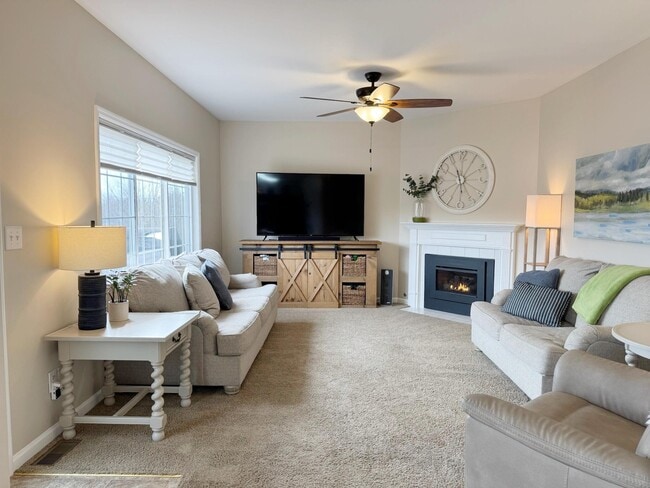 Photo - 2688 Woodlawn Way