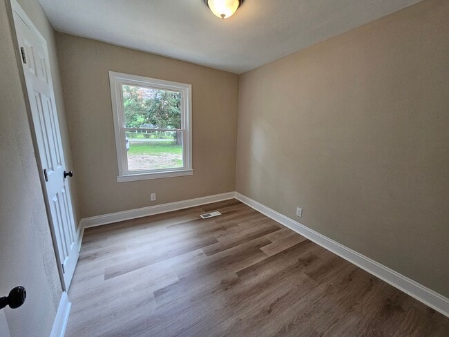 Photo - Nice three bedroom one bath