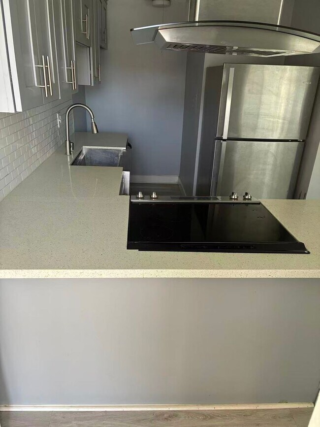 Photo - 418 Almond Ave Unit 418