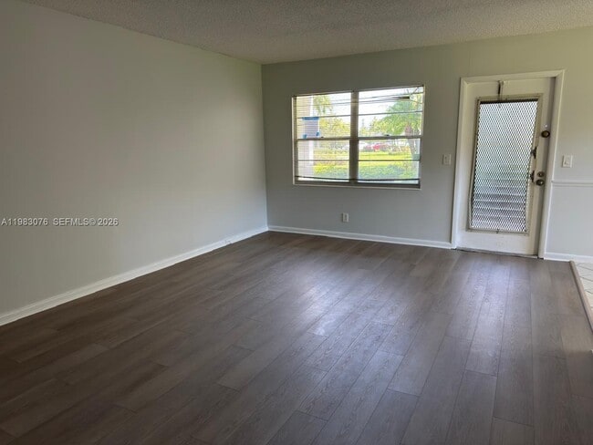 Photo - 257 Fanshaw G Unidad 257