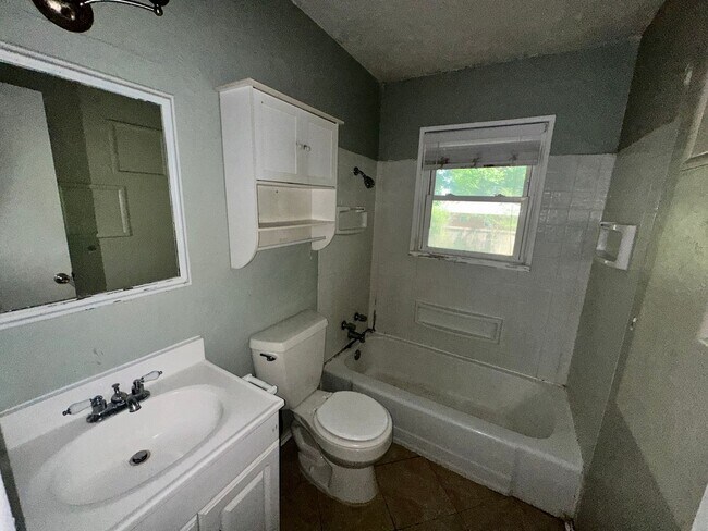 511 Manor Dr