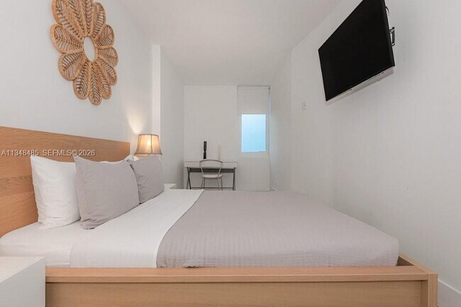 Building Photo - 2301 Collins Ave Unit 927