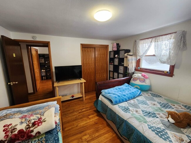 Photo - 483 Lillian Ave Unit 483