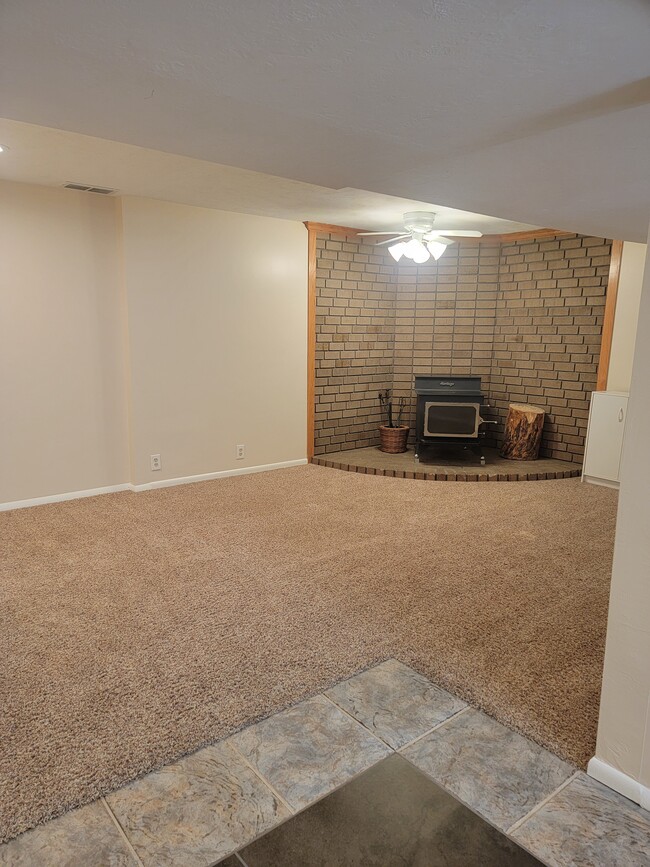 Building Photo - 1346 E Rosa Cir Unit 1346 Rental