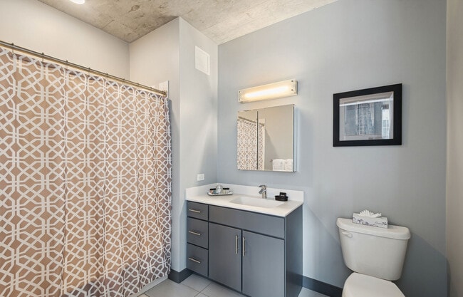 Photo - 215 W Lake St Unit ID1028855P