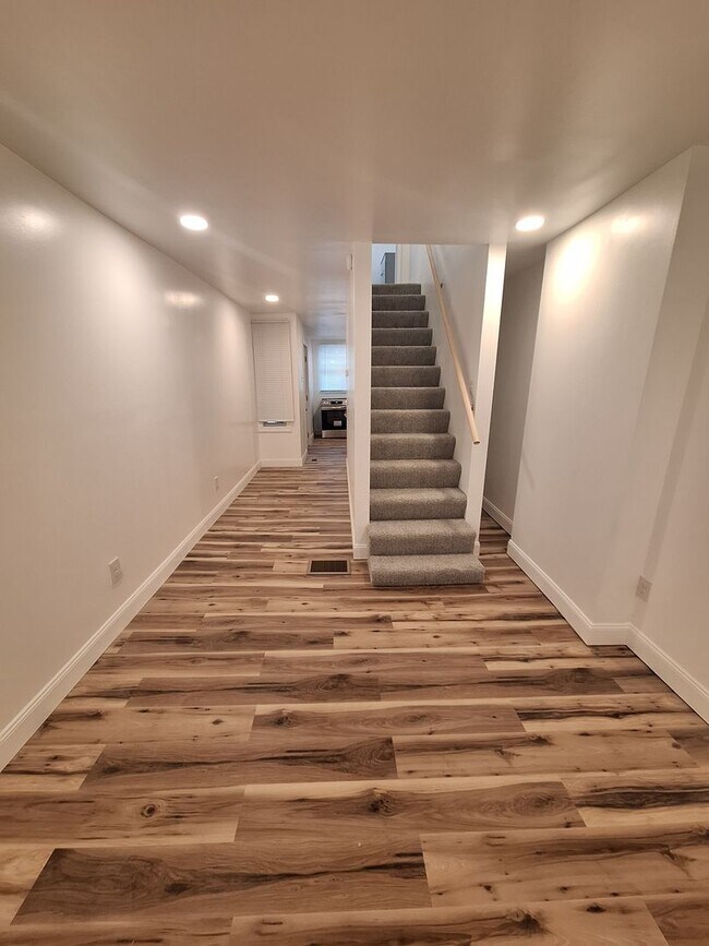 Photo - Newly Renovated One Bedroom House, Downtown Location