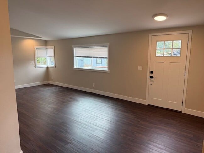 Photo - 3 Bedroom 2 bathroom House! Move in Special!