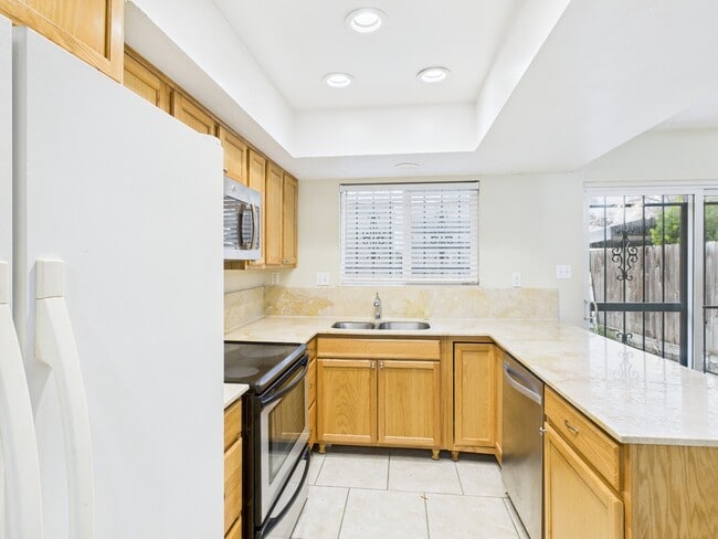 Photo - 6416 Bankside Dr Unidad 42