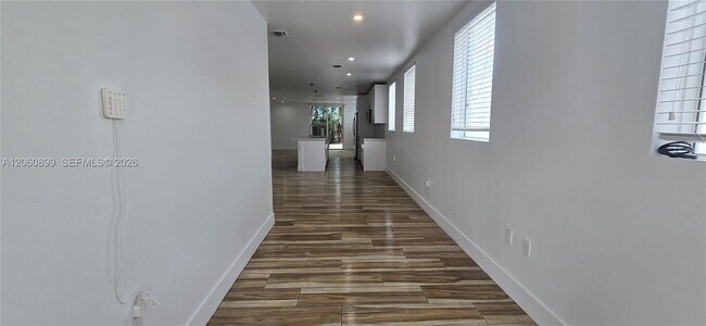 Photo - 3675 Thomas Ave