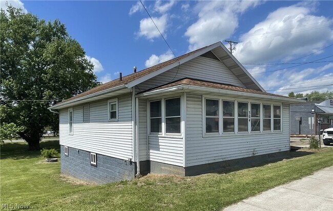 Photo - 304 Dewey Ave