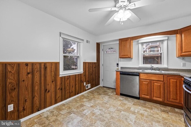 Photo - 1437 Towson St