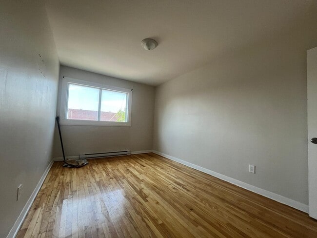 Photo - 9301 Av. 24e Unit 7