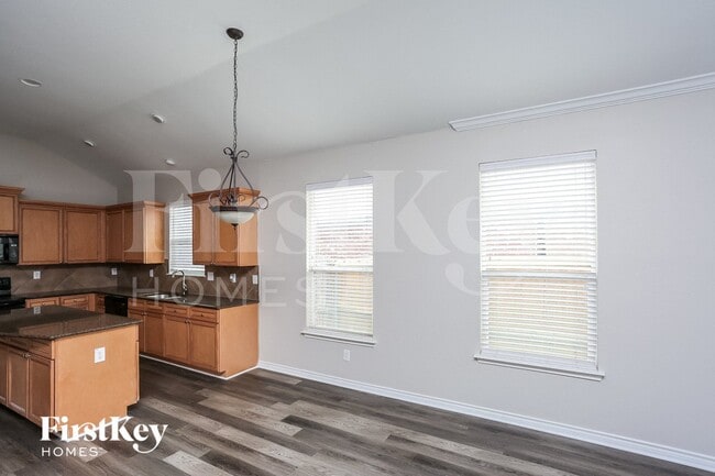 Photo - 905 Sheryn Dr