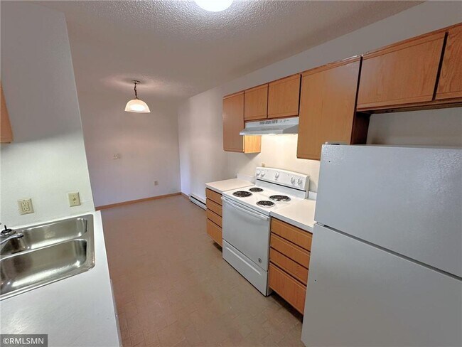 Photo - 560-580 Spring St