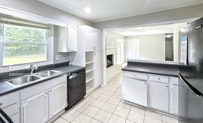 Photo - 392 Shelton Rd