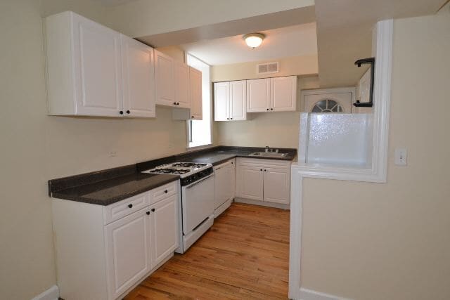 632 W Oakdale Ave Unit R-G