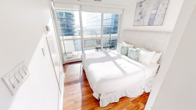 Photo - 55 Bremner Blvd Unit FL1-ID1031085P