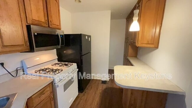 Photo - 1026 Mirror St