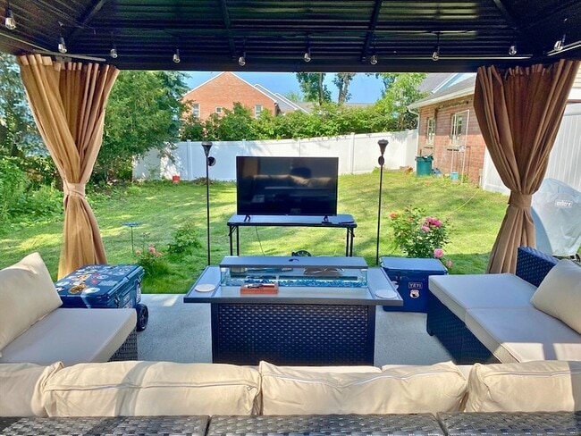 Photo - 30 Maple Ave