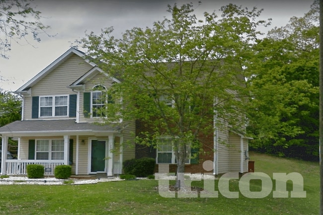 Building Photo - 235 Chattaroy Dr