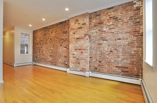 Photo - 273 Webster Ave