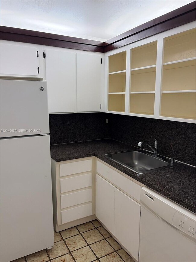 1150 Collins Ave Unit 404