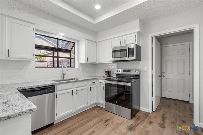 Photo - 101 N Kings Canyon Dr