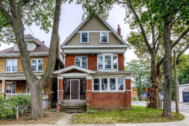Building Photo - 27 Garfield Av S Unit 301