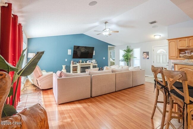 6224 Seminole Dr