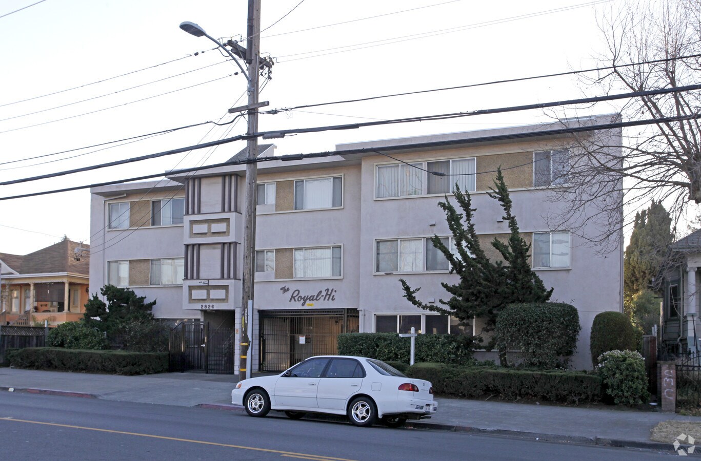 The Royal-Hi - The Royal-Hi Apartments