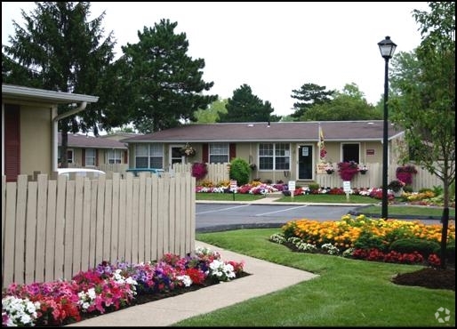 Building Photo - Windrush Apartments