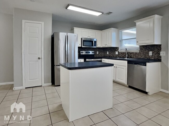 Photo - 4806 Comal River Loop