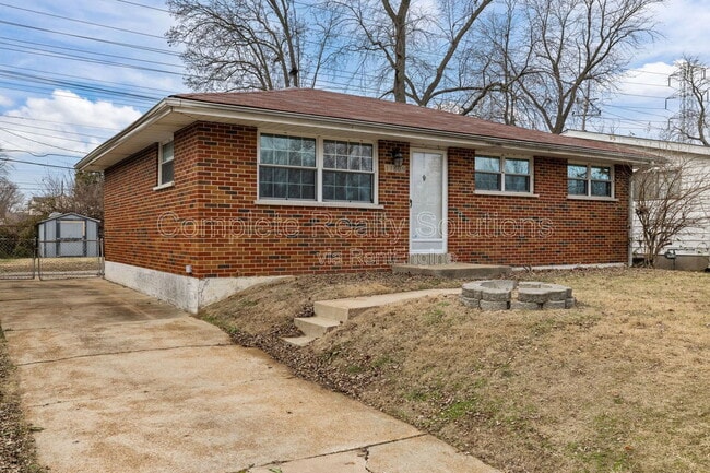 Building Photo - 11809 Bridgevale Ave